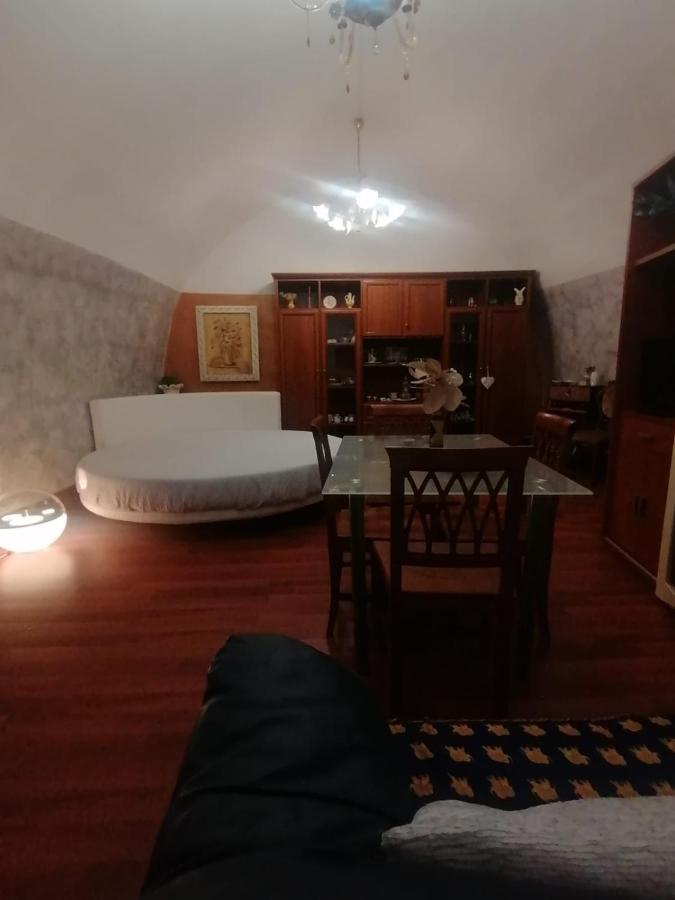 Апартаменты Casa Vacanza Mary Сантерамо-ин-Колле Экстерьер фото